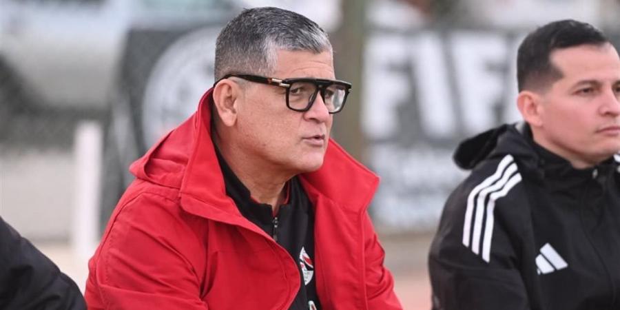 أوسكار رويز يعقد اجتماعًا موسعًا مع حكام دوري "نايل"