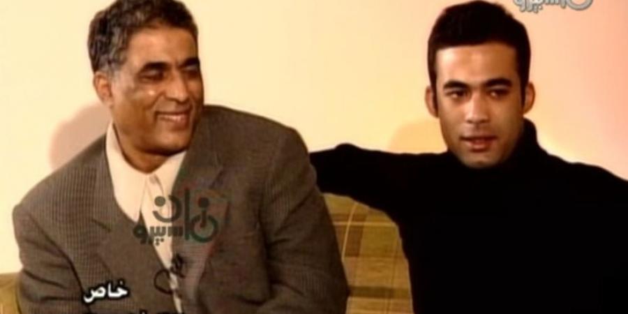 السجائر والخصوصية.. مواقف خاصة جمعت بين هيثم أحمد زكي ووالده| لقاء نادر