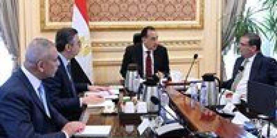 رئيس الوزراء يزف بشري سارة: توافر السلع الاستراتيجية في الأسواق