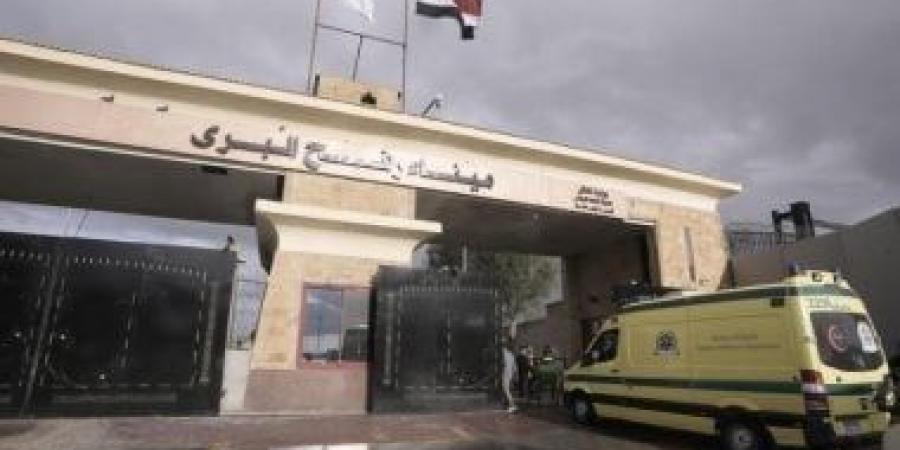 قافلة «زاد العزة الـ173» تدخل إلى الفلسطينيين فى قطاع غزة