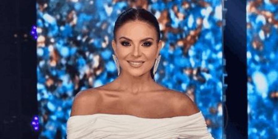 هيلدا خليفة تلفت الأنظار بإطلالة عفوية وسط الطبيعة