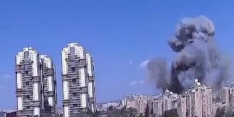 مقتل شخصين فى ضربة صاروخية على حيفا واستمرار البحث عن مفقودين