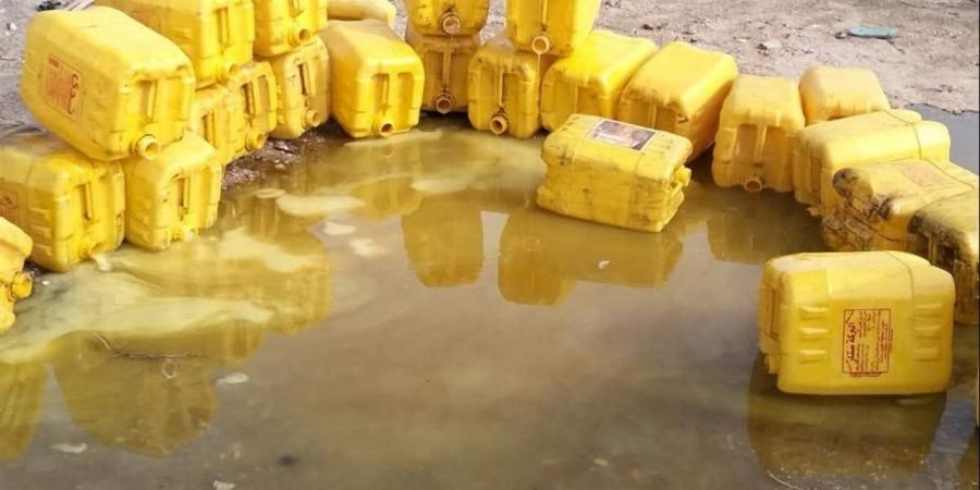 إعدام 100 جركن زيت طعام فاسد بالأقصر