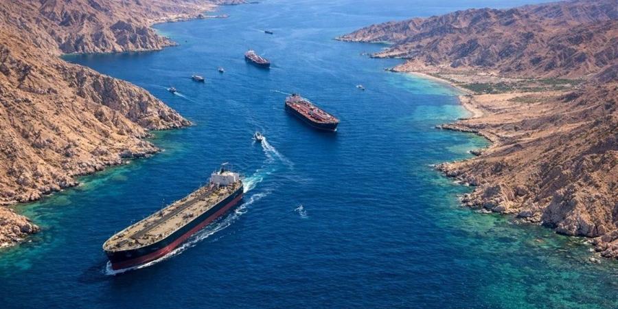 رويترز: إغلاق مضيق هرمز يمنح بعض دول الخليج مكاسب ضخمة ويكبد أخرى خسائر بالمليارات