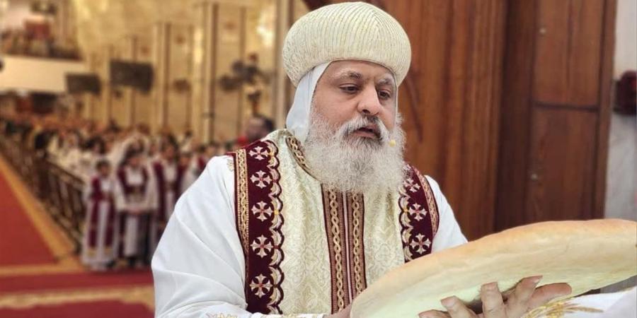 الأنبا ميخائيل يشارك في العرض المسرحي "بدون ألم" بكنيسة مارجرجس شرق حلوان