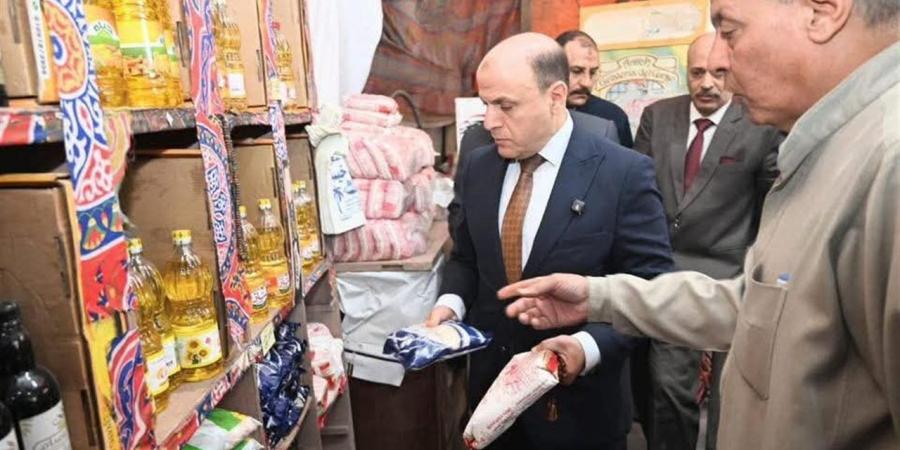 محافظ الغربية يتابع أسواق “اليوم الواحد” بتخفيضات 30% وسط إقبال من المواطنين
