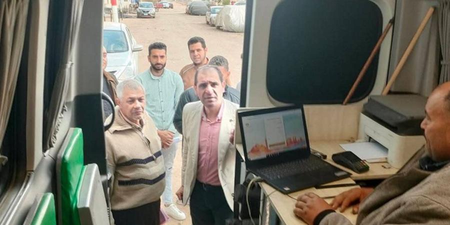 رئيس مدينة كفر الشيخ يتفقد سيارة المركز التكنولوجي المتنقل بحي غرب