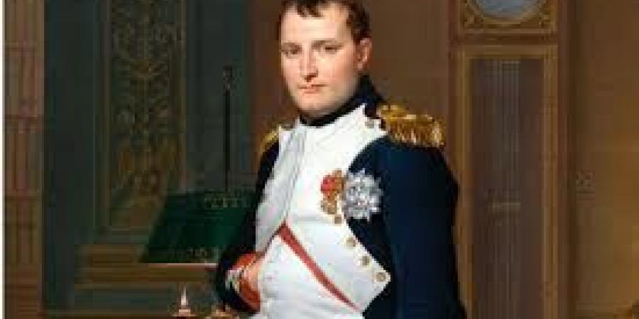 قصة نفي الإمبراطور الفرنسي نابليون بونابرت لجزيرة إلبا: أيام جنرال في العزلة