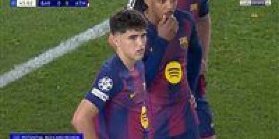 برشلونة.. طرد باو كوبارسي مدافع برشلونة أمام أتلتيكو مدريد في دوري أبطال أوروبا