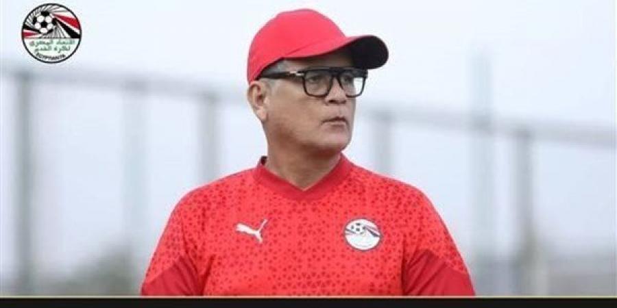 خالد الغندور: اتحاد الكرة لن يجدد عقد أوسكار قبل تقييم تجربته