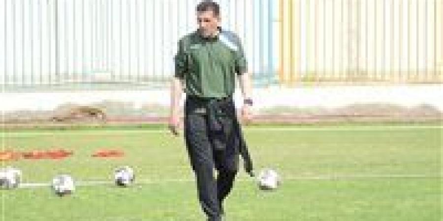 مالية كفر الزيات يجدد عقد حسن موسي المدير الفني في الموسم القادم