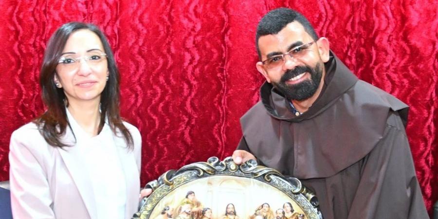 من كنيسة البشارة.. محافظ البحيرة ورئيس جامعة دمنهور يختتمان جولة التهنئة بعيد القيامة