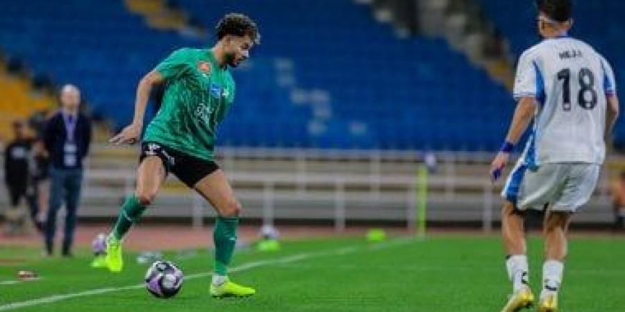النجمة ضد نيوم.. تقدم رفاق دونجا بهدف وحالة طرد في الشوط الأول