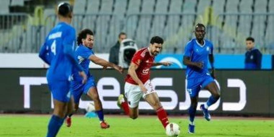 صمويل أمادى ورجب يقودان هجوم سموحة أمام الأهلى