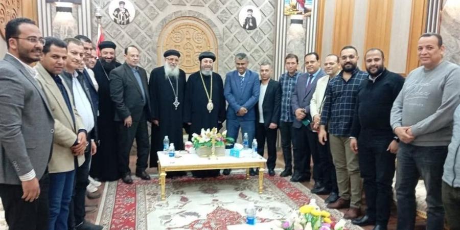 وكيل وزارة الصحة بالمنيا يزور مطرانية بني مزار لتقديم التهنئة بعيد القيامة