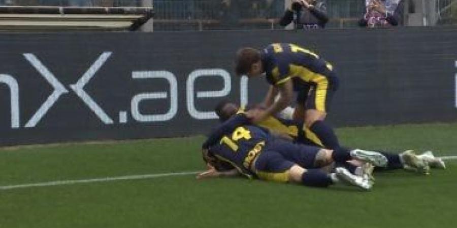 نابولي يتأخر بهدف أمام بارما فى الشوط الأول بالدوري الإيطالي.. فيديو