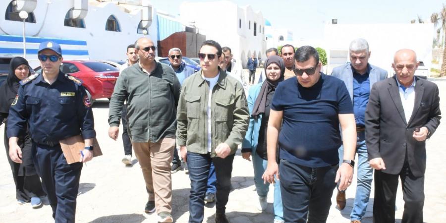 تشديد رقابي على منشآت بحيرة قارون.. نائب محافظ الفيوم يتفقد الفنادق ويُعدم لحوماً فاسدة