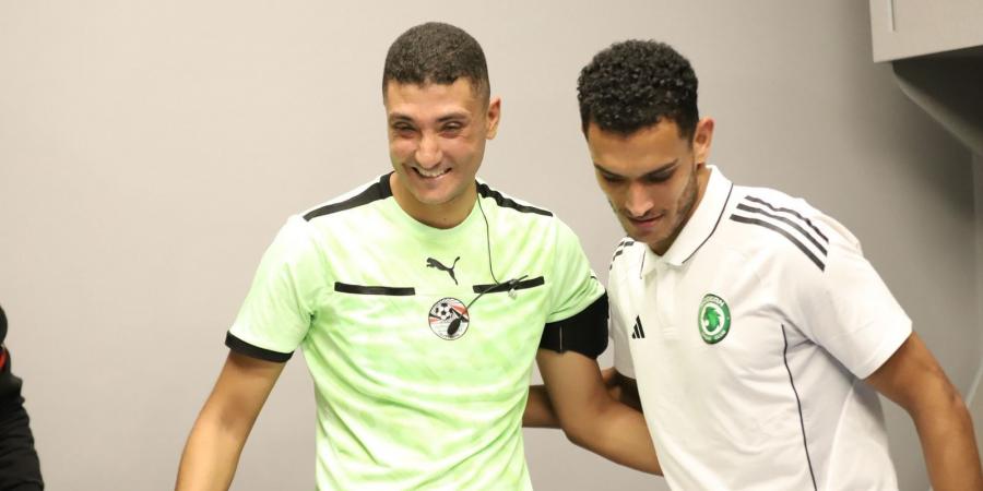 غنام محمد يعتذر لحكم مباراة مودرن سبورت والجونة بعد اعتراضات قوية.. صور