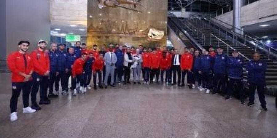 بعثة شباب بلوزداد تصل القاهرة استعداداً لموقعة الحسم أمام الزمالك