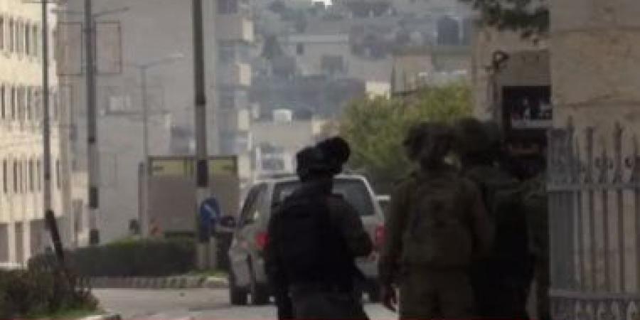 الاحتلال الإسرائيلى يقتحم بلدة فلسطينية ويستولي على عدد من المركبات