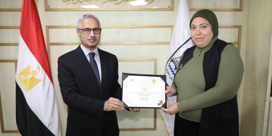 محافظ بني سويف يكرّم قيادات متميزة ويؤكد: التميز والانضباط أساس تطوير الجهاز الإداري