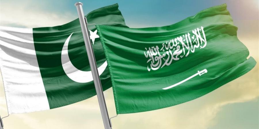 السعودية تمدد وديعة بـ5 مليارات دولار وتضخ 3 مليارات إضافية لدعم باكستان