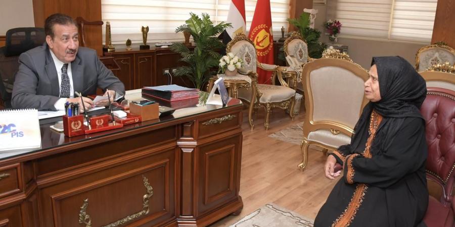 استجابة عاجلة لمحافظ بورسعيد لما نشره موقع “تحيا مصر”.. دعم إنساني لسيدة حملت نجلها 45 عامًا