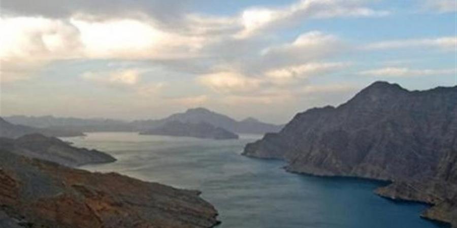 هل ينجح اجتماع باريس في عودة فتح مضيق هرمز؟