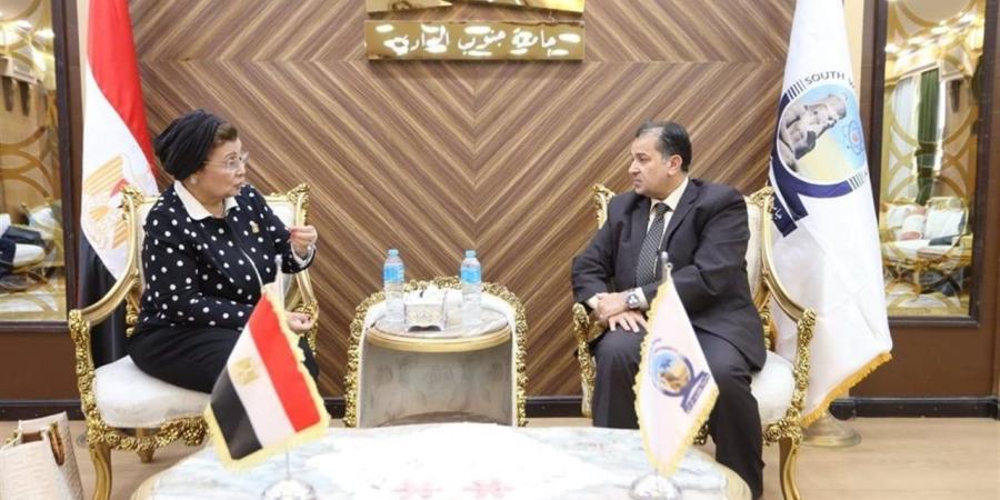 تطوير الملاعب الرياضية بالمدن الجامعية للطالبات بجامعة قنا ضمن خطة التطوير الشامل