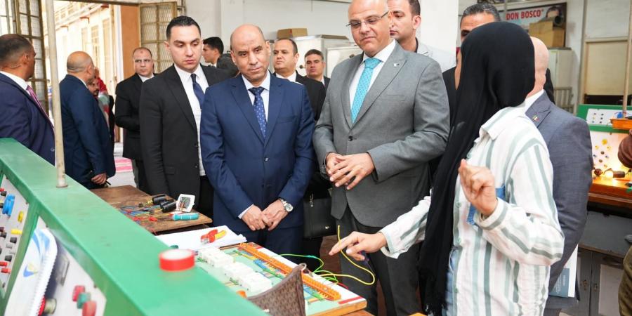 وزير العمل يعلن عن 1200 منحة تدريبية مجانية لتأهيل الشباب لسوق العمل