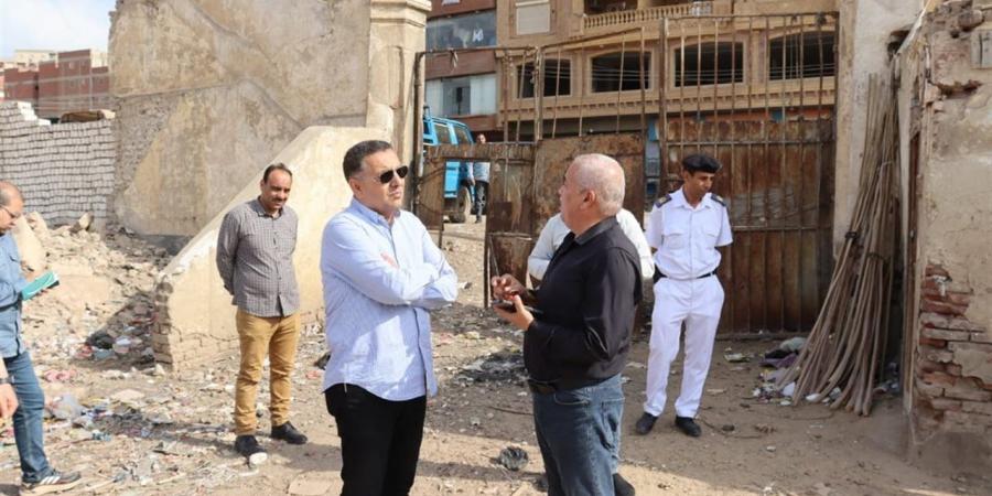 محافظ القليوبية يتفقد مواقع لإنشاء موقف حضاري بطوخ