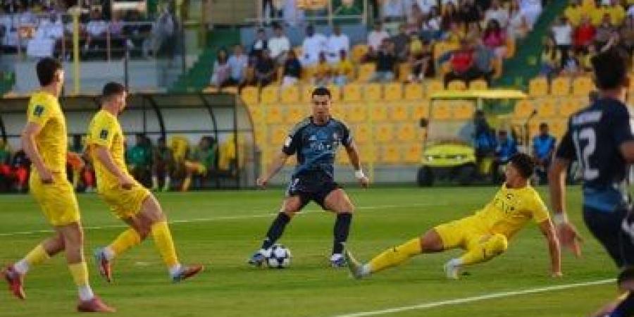 الوصل ضد النصر.. العالمى يكتسح الفهود بثلاثية مثيرة فى الشوط الأول "فيديو"