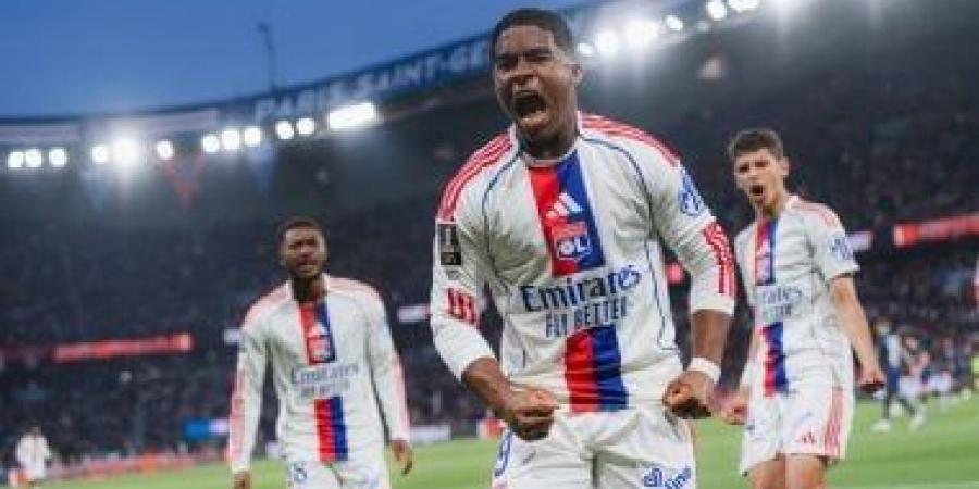 بي اس جي يتأخر بثنائية ضد أولمبيك ليون في الشوط الأول.. فيديو