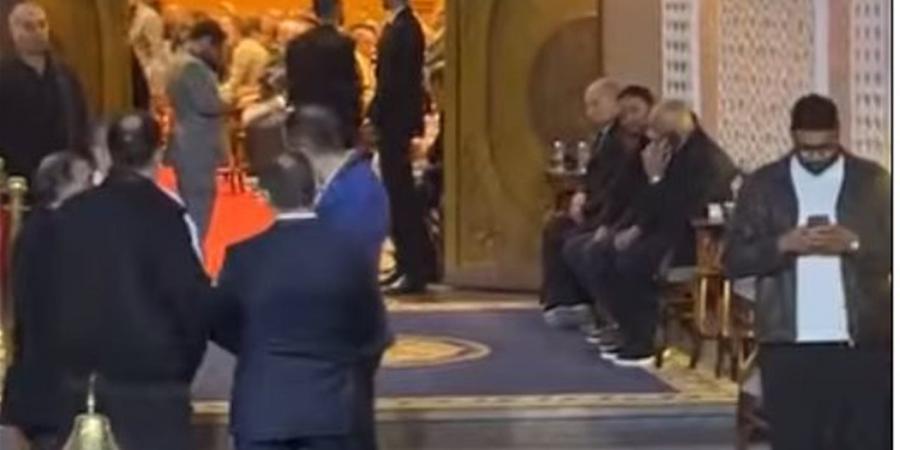 فنانون وإعلاميون يقدمون واجب العزاء في والد الإعلامية دينا رامز «فيديو»