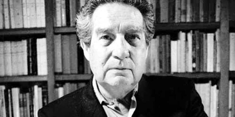 أكتافيو باث.. شاعر المكسيك الذي حصد جائزة نوبل وغيّر وجه الشعر العالمي