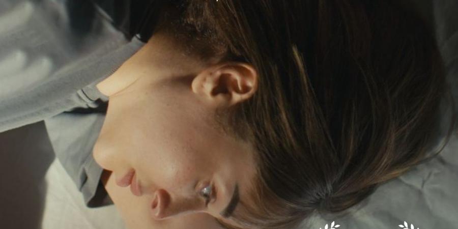 من أعلى الأصوات في مهرجان أسوان.. فرح الزاهد تعرض تجربة إنسانية من قلب الألم والوعي