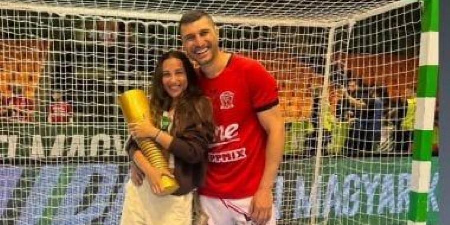 بأياد مصرية.. أهداف محترفى فراعنة كرة اليد تقود فيزبريم للفوز بكأس المجر