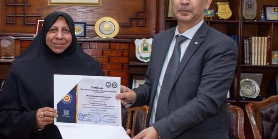تسليم شهادات لـ30 مشاركا ببرنامج إعداد المدربين (TOT) في التحول الرقمي بجامعة طنطا