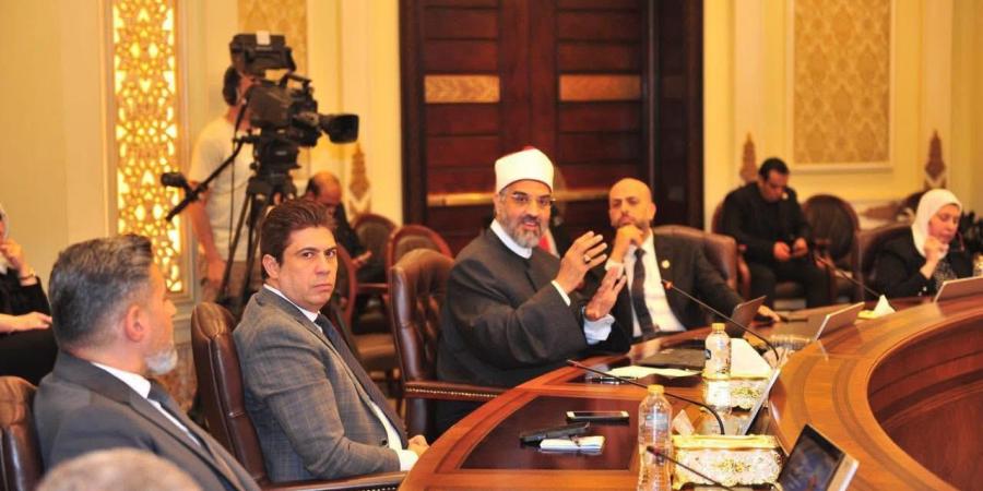 برلمانية حماة الوطن تعلن خطتها التشريعية للتأهيل الأسري ضمن منظومة الأحوال الشخصية..العطيفي: حوار مجتمعي بأمانات الحزب ومقترح بإنشاء مركز وطني لحماية الأسرة يتبع مجلس الوزراء