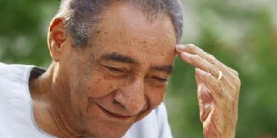 الأبنودي بين تمرد البدايات وصراعات المثقفين وصداقات العمر.. ذكرى رحيله