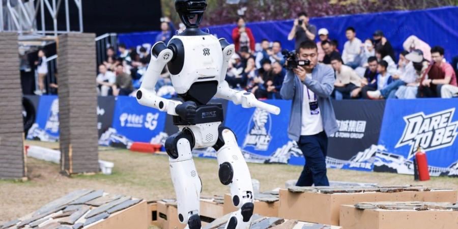 الروبوت البشرى تيان كونغ 3.0 يفوز بتحدى صينى دون تدخل بشرى كامل