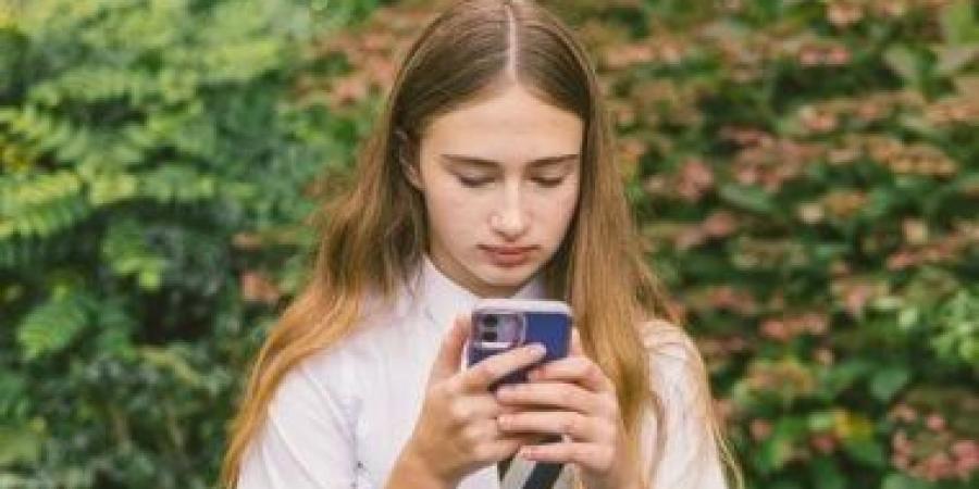 تقرير: تطبيقات المراهنات متاحة للقاصرين على متاجر أبل وجوجل