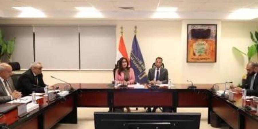 وزيرا الاتصالات وتكنولوجيا المعلومات والثقافة يبحثان مشروعات التعاون مشترك