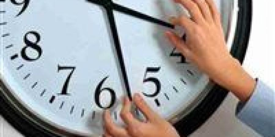 الآن.. تطبيق التوقيت الصيفي وقفزة مفاجئة من 12 إلى 1 صباحًا
