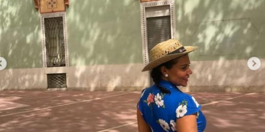 ضمن عطلتها الصيفية.. رانيا يوسف تزور متحف دالي بإسبانيا