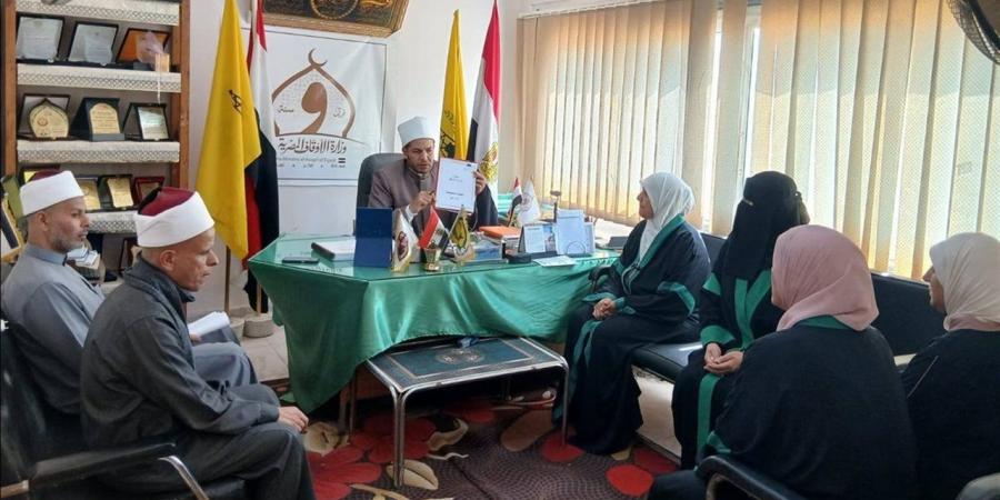 مدير أوقاف شمال سيناء يعقد اجتماعًا موسعًا مع الواعظات لتقييم الأداء الدعوي