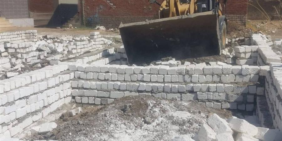 "زراعة الجيزة" تزيل تعدياً على أرض زراعية بـ5 قراريط بالكوم الأحمر