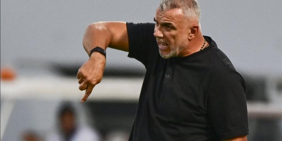 الاتحاد الإماراتي يخطط للتعاقد مع مدرب جديد لقيادة «الأبيض» خلفًا لكوزمين