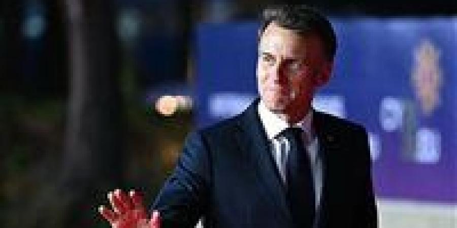 غموض يلف مستقبل الإليزيه.. هل ينهي ماكرون مسيرته السياسية في 2027؟