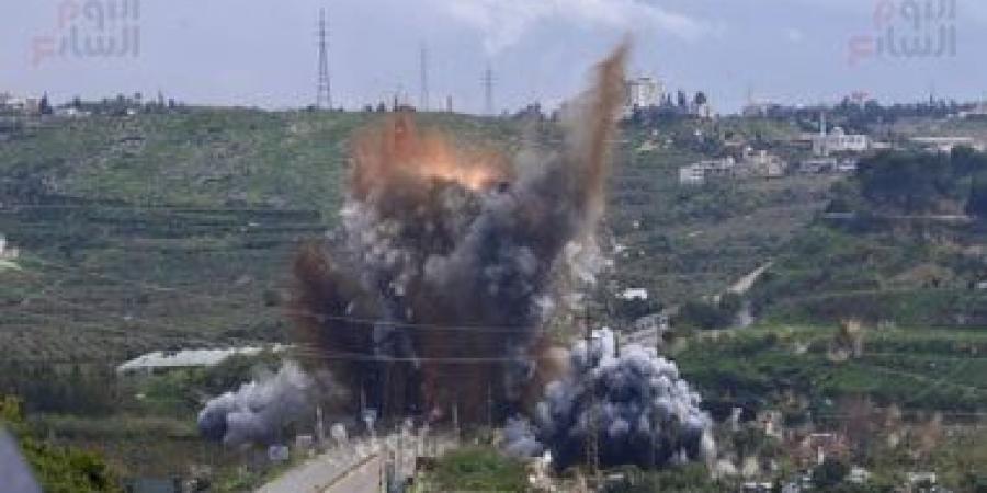 جيش الاحتلال يقصف مواقع لحزب الله شمال الخط الأصفر في لبنان